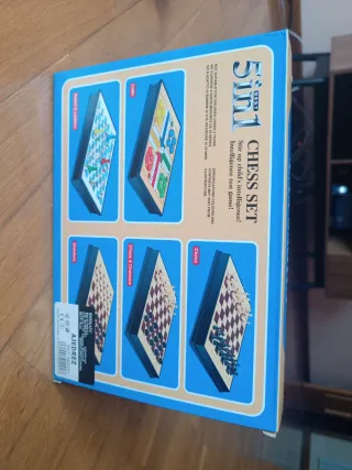 Juegos de mesa y cartas Monopoly, Ajedrez