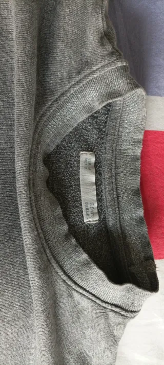 Jersey gris de manga larga