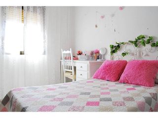 Casa adosada en venta en Loja