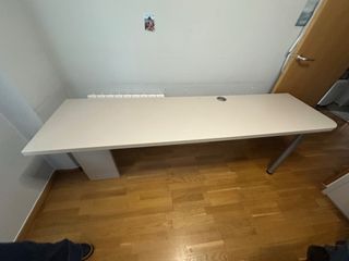 LO REGALO Escritorio Beige y Plateado 20€