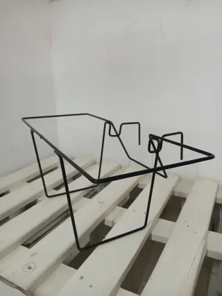 Jardinera Metálica Negra para Balcón