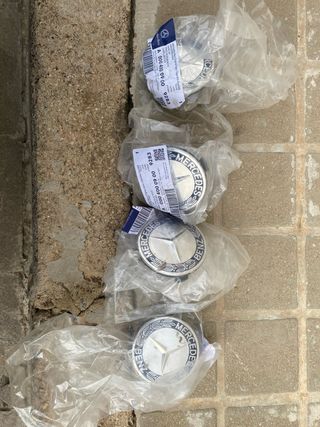 4 Tapabujes Mercedes Benz