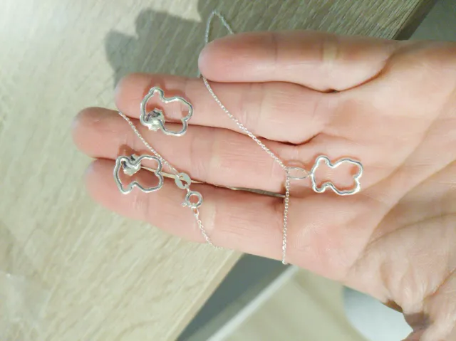 Conjunto de collar y pendientes silueta