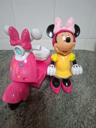 Moto y Muñeca Minnie Mouse Rosa