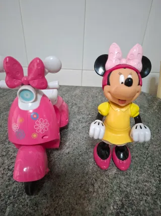 Moto y Muñeca Minnie Mouse Rosa