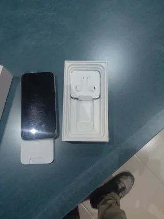 iPhone 11 Caja Blanca