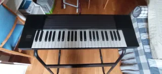 Organo LOWREY Micro Genie V60 con soporte