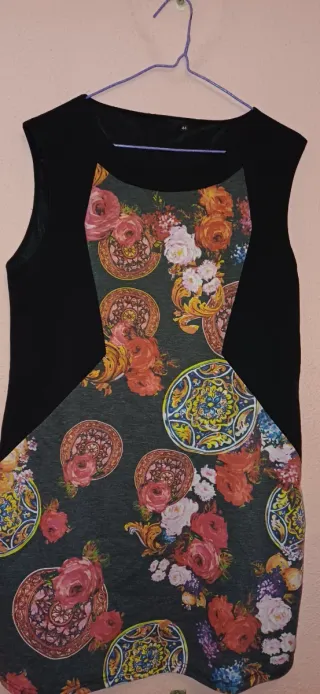 Vestido sin mangas estampado floral