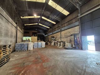 Nave industrial en venta en Montequinto en Dos Hermanas