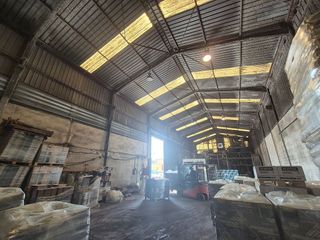 Nave industrial en venta en Montequinto en Dos Hermanas
