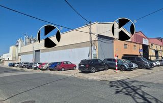Nave industrial en venta en Montequinto en Dos Hermanas