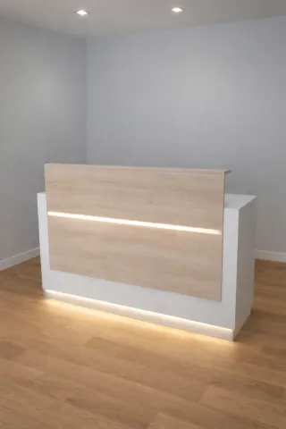 Mostrador de madera blanco