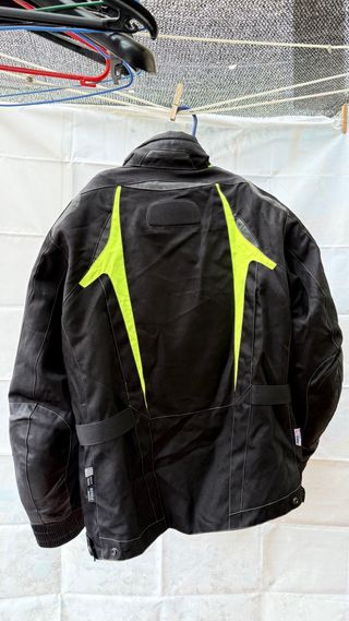 Chaqueta y guantes de moto