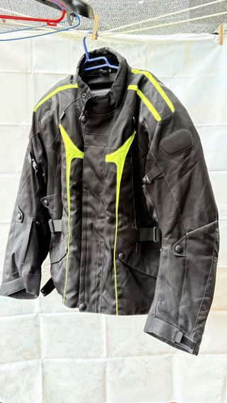 Chaqueta y guantes de moto