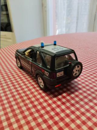 Maqueta Coche Policía Carabinieri Land Rover
