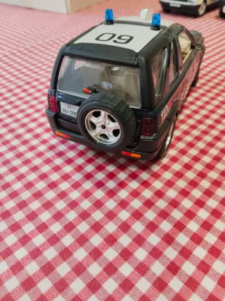 Maqueta Coche Policía Carabinieri Land Rover