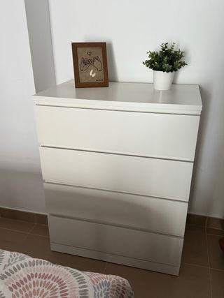 Cómoda Ikea Malm 4 cajones blanca