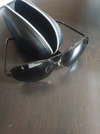 Gafas de sol negras
