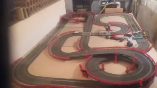 Circuito Scalextric enorme con peraltes