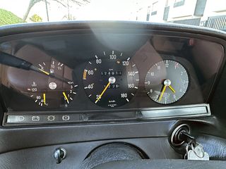 MERCEDES BENZ 300D SERIE W123 HISTORICO 1982