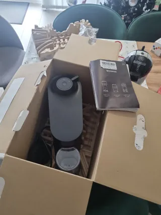 Cafetera Nespresso Vertuo Negra