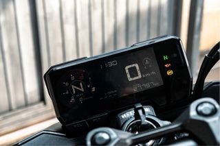 Honda CB500F con puños calefactables