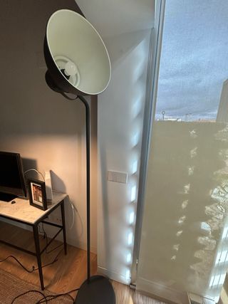 Lámpara de pie Ikea Hektar Negra