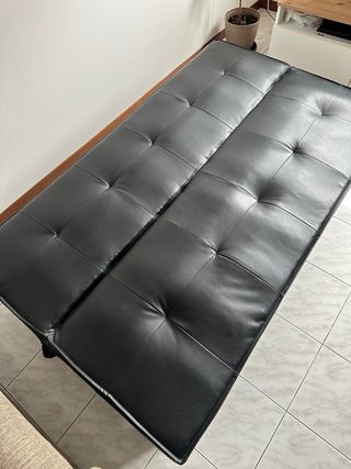 Divano letto in pelle nero