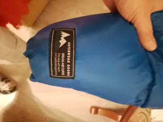 Cazadora azul eléctrico