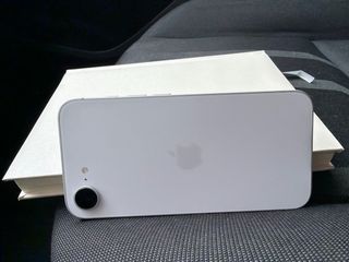 iPhone 16 e color blanco NUEVO !!