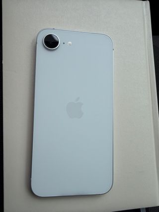 iPhone 16 e color blanco NUEVO !!