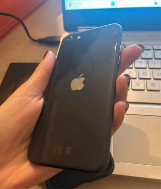 iPhone SE 2ª gen - Batteria da verificare