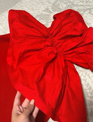 Mono rojo con volantes