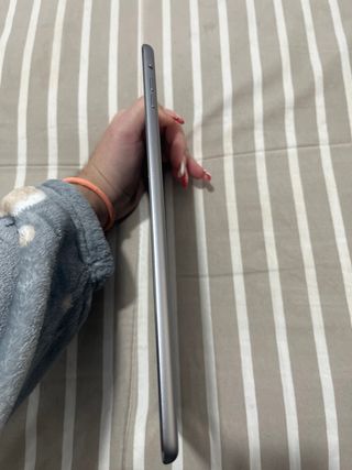 iPad Air 7ª Generación gris plata