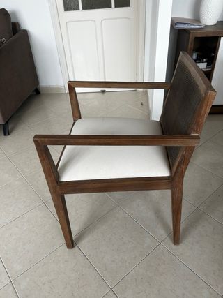 Sillas de comedor con apoyabrazos y asiento textil