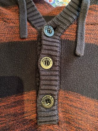 Maglione O'Neill a righe blu e rosse