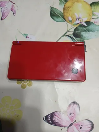 Nintendo DSi Rossa