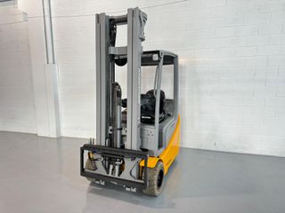 Carretilla Eléctrica 1800kg Jungheinrich