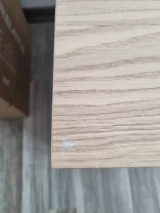 Mesita de noche de madera