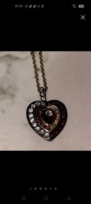 Collana cuore con pietre rosse e bianche