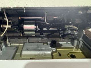 Máquina de coser industrial JACK A4