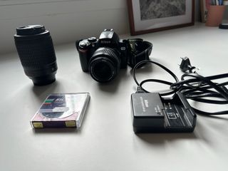 Cámara Nikon D60 + 2 objetivos+ batería y cargador