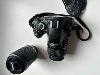 Cámara Nikon D60 + 2 objetivos+ batería y cargador