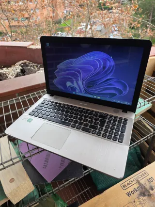 Asus i7 7ª 15"-Nvidia 920MX-WINDOWS 11