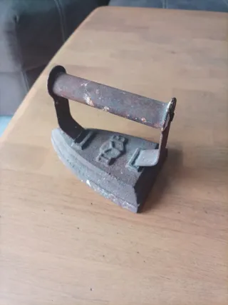 Plancha antigua de hierro