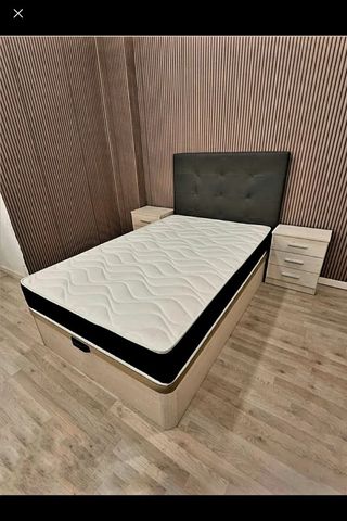 Canapé cama con colchón y mesitas