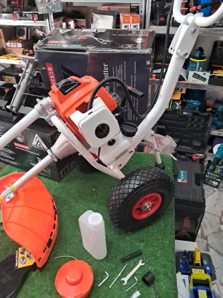 Decespugliatore a scoppio 63cc + zappetta