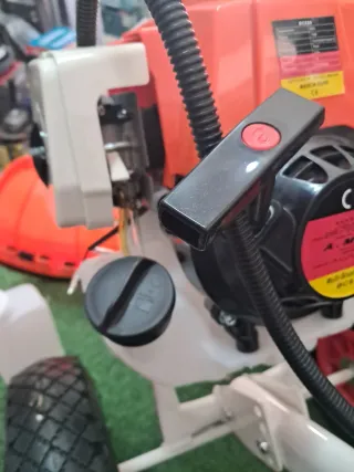 Decespugliatore a scoppio 63cc + zappetta