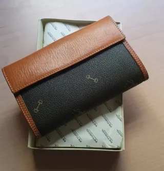 Cartera de piel Petusco nueva