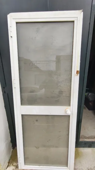 Puerta aluminio con cristal